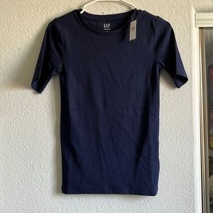 GAP woman’s XS modern tee
